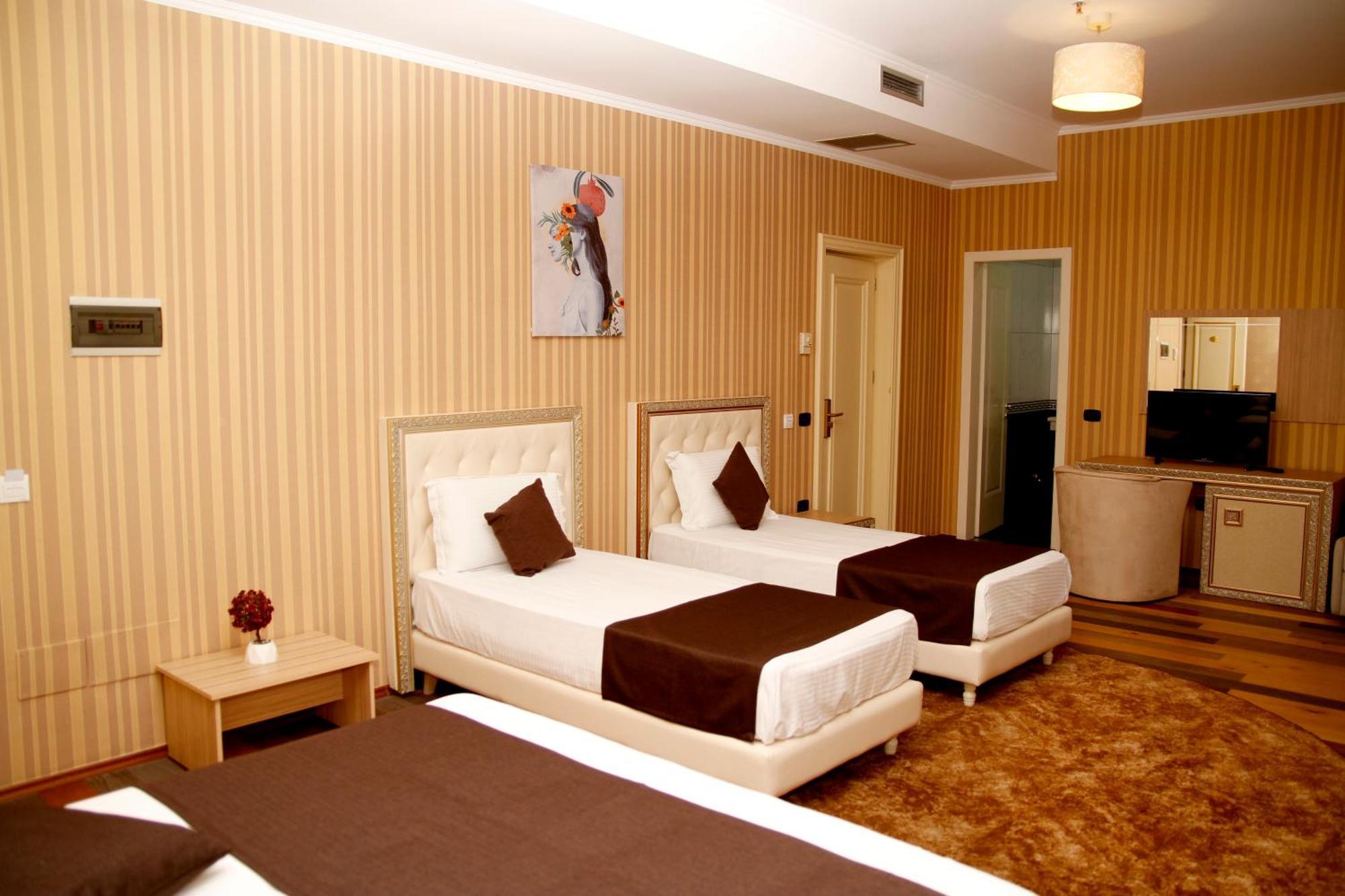 Amh Hotel Durrës Exterior foto